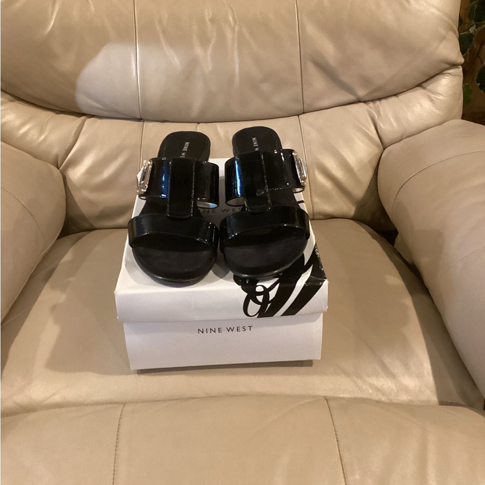 Ladies sandals